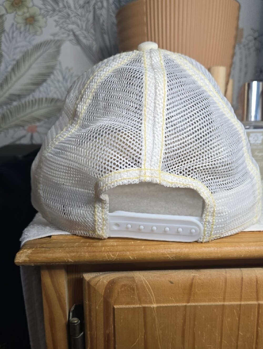 Goorin Bros Cream Trucker Hat with Maroon Embroidered Logo - Picture 3 of 4